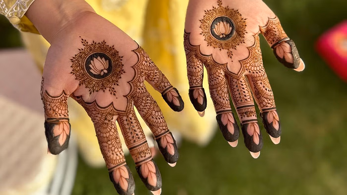 Vat Savitri Vrat 10+ mehndi design simple and unique images