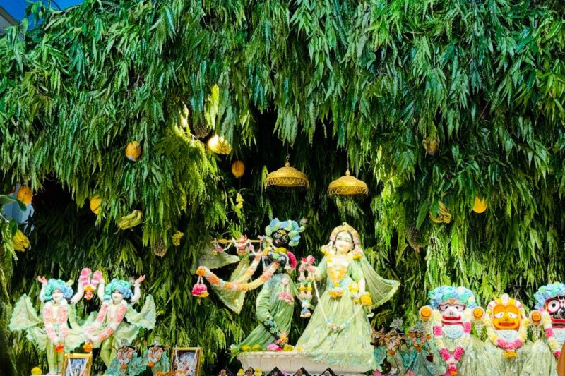 How to do Krishna Janmashtami Puja at Home