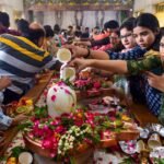 Sawan 2026: सावन में अविवाहित लड़कियां भूलकर भी न करें ये गलतियां 2 Sawan 2026: सावन में अविवाहित लड़कियां भूलकर भी न करें ये गलतियां